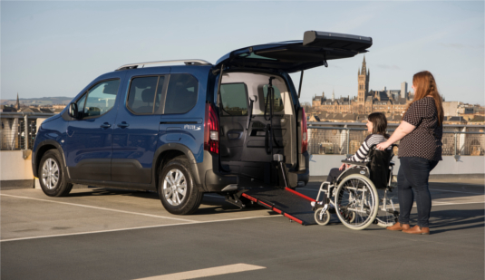 Véhicules accessibles en fauteuil roulant, véhicules TPMR, voitures ...