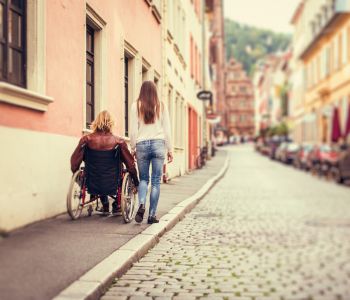 Barrierefreie Mobilität in Deutschland: Warum der Weg zum Ziel genauso wichtig ist wie das Ziel