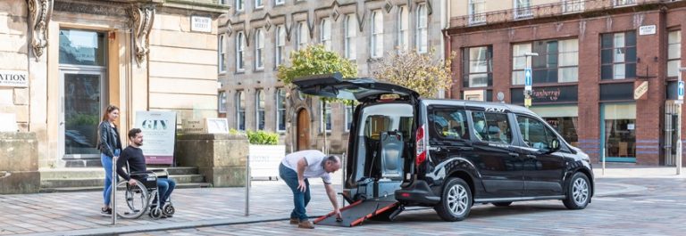 Ford Journey - taxi per sedie a rotelle