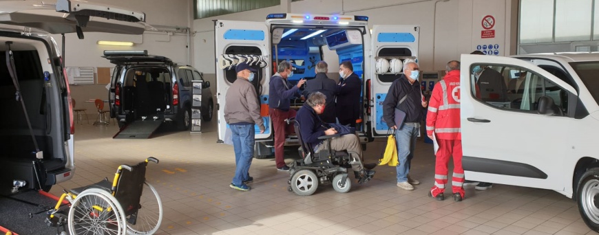 Veicoli accessibili con sedia a rotelle in mostra presso HandyTech