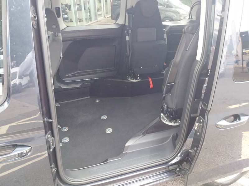 Ford Tourneo Connect MJ24XNU