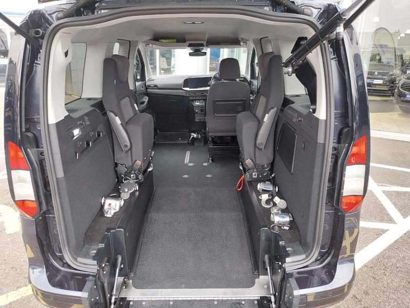 Ford Tourneo Connect MJ24XNU