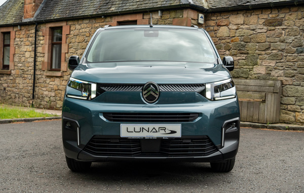 Front of Citroen Lunar showing grill